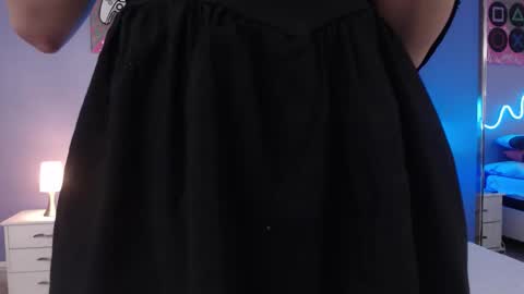 Snapshot of miticabrennet chatting on 10.04.25 Mtica Brennet online show from 10.04.25