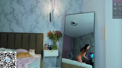 Snapshot of miumiumia chatting on 10.22.25 Mia 3 online show from 10.22.25