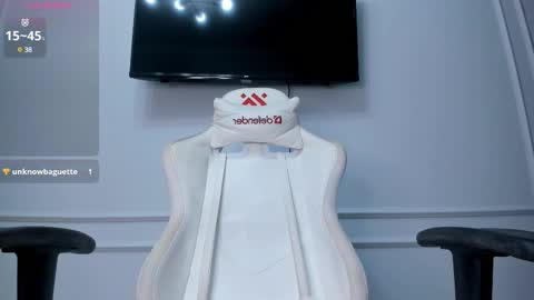   MIa   online show from 02.15.25