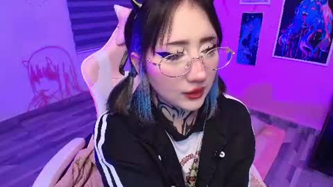 Snapshot of miwaviolet chatting on 07.17.26 Miwa Violet online show from 07.17.26
