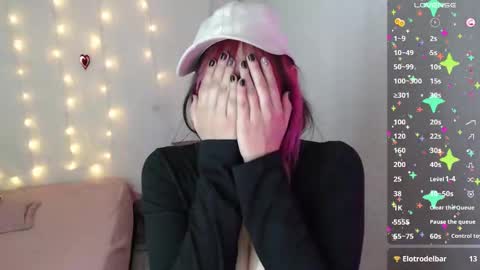 Snapshot of mixie_cute chatting on 03.06.25 mixie_cute online show from 03.06.25