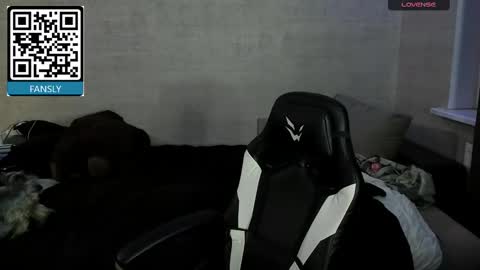 Snapshot of miya_meow_miku chatting on 10.16.25 MeowMiku online show from 10.16.25