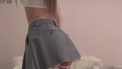 Snapshot of mmmeoww chatting on 10.01.25 Ariela online show from 10.01.25