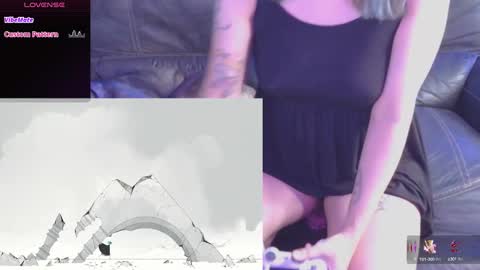 Snapshot of mmmmdarling chatting on 09.21.25 minaDarling online show from 09.21.25