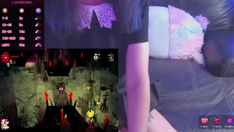 Snapshot of mmmmdarling chatting on 10.04.25 minaDarling online show from 10.04.25