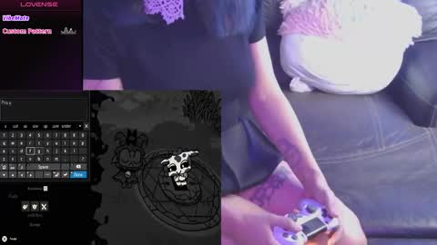 Snapshot of mmmmdarling chatting on 10.10.25 minaDarling online show from 10.10.25