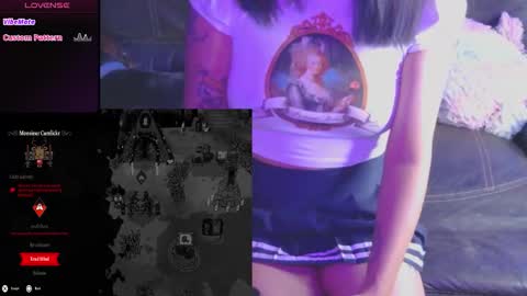 Snapshot of mmmmdarling chatting on 10.16.25 minaDarling online show from 10.16.25