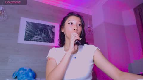 Snapshot of moana_blu chatting on 12.03.24 moana online show from 12.03.24