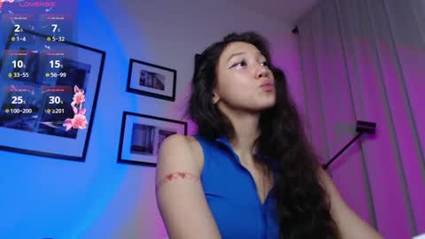 Snapshot of moana_blu chatting on 01.12.25 moana online show from 01.12.25