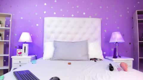 Snapshot of models_sophia chatting on 10.18.25 Sophia online show from 10.18.25