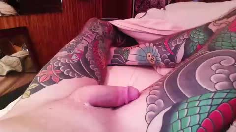 Snapshot of moeron40 chatting on 11.04.25 moeron40 online show from 11.04.25