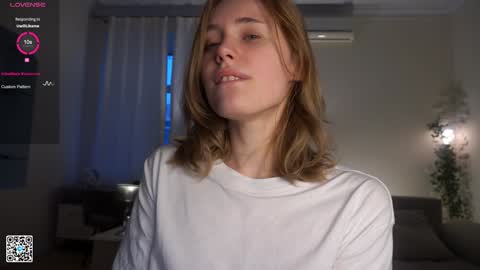 Snapshot of moiraalsbrook chatting on 01.21.25 Diana online show from 01.21.25