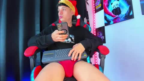 moises_23cm online show from 12.15.24