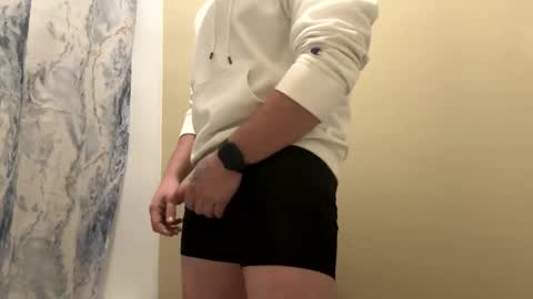 Snapshot of mojozz chatting on 12.04.24 LookinForFun online show from 12.04.24