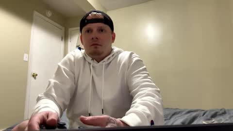Snapshot of mojozz chatting on 12.16.24 LookinForFun online show from 12.16.24