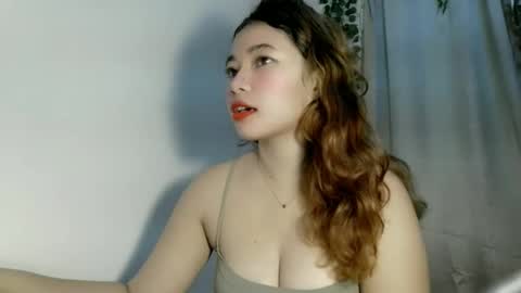 Snapshot of moleschaxxx chatting on 10.23.25 Jane online show from 10.23.25