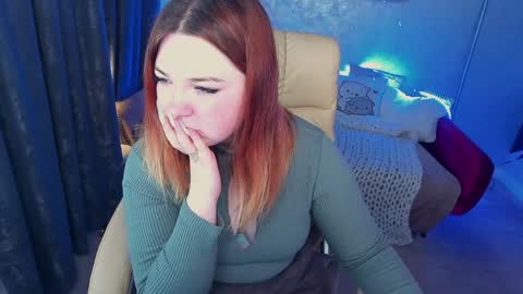 Snapshot of molinmoon chatting on 01.12.25 Rosa online show from 01.12.25