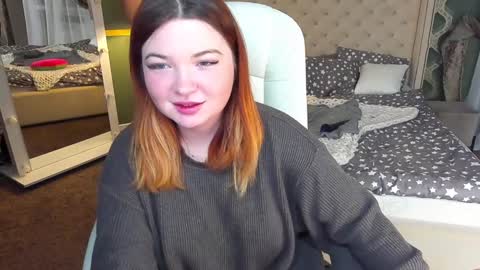 Snapshot of molinmoon chatting on 01.29.25 Rosa online show from 01.29.25