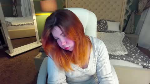 Snapshot of molinmoon chatting on 02.03.25 Rosa online show from 02.03.25