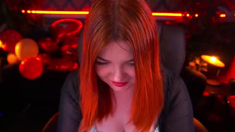 Snapshot of molinmoon chatting on 02.20.25 Rosa online show from 02.20.25