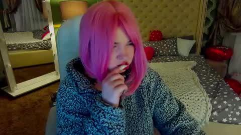 Snapshot of molinmoon chatting on 02.21.25 Rosa online show from 02.21.25