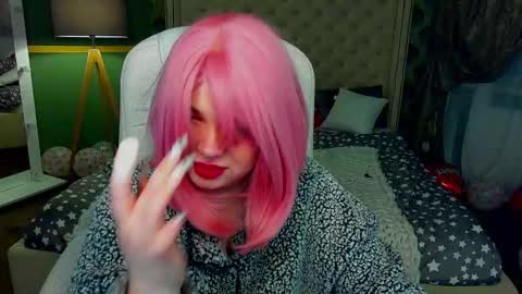 Snapshot of molinmoon chatting on 02.22.25 Rosa online show from 02.22.25