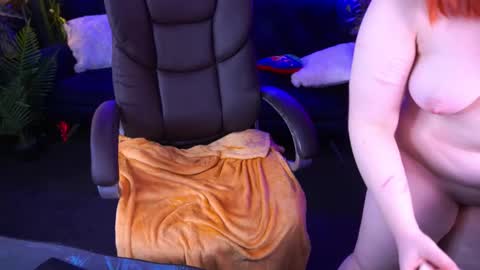 Snapshot of molinmoon chatting on 03.06.25 Rosa online show from 03.06.25