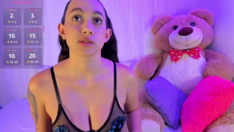 M o L l i E  online show from 11.07.25