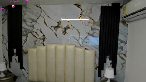 Snapshot of molliebue1 chatting on 09.28.25 Hey Guys  Im Mollie online show from 09.28.25