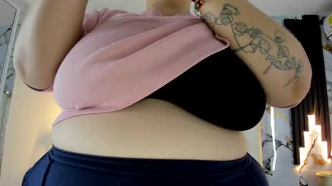 Snapshot of molliebue1 chatting on 10.11.25 Hey Guys  Im Mollie online show from 10.11.25