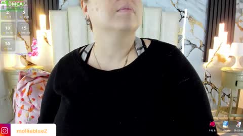 Snapshot of molliebue1 chatting on 10.25.25 Hey Guys  Im Mollie online show from 10.25.25