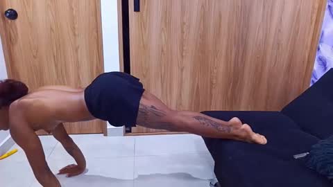 Snapshot of molly_ady chatting on 10.13.25 Molly online show from 10.13.25