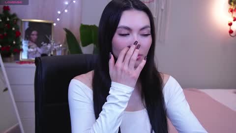 Molly online show from 12.21.24