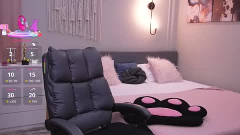 Molly online show from 10.16.25