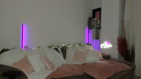 Molly online show from 09.15.25