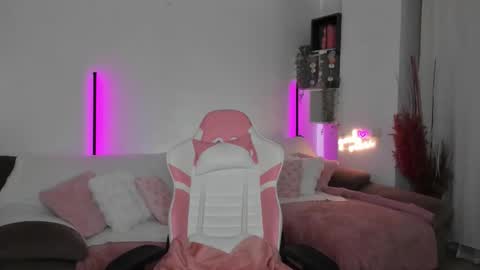 Molly online show from 10.23.25