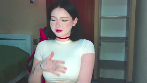 molly_millerr online show from 02.08.25