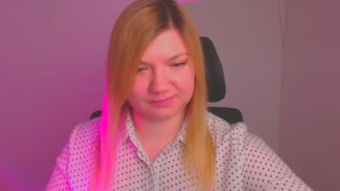 Molly online show from 02.03.25