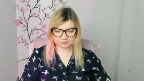 Molly online show from 01.08.26