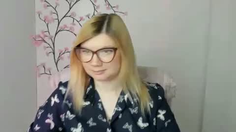 Molly online show from 05.18.26