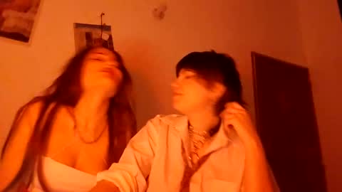 Molly Pop online show from 12.22.24