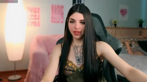 Snapshot of molly_rettyy chatting on 05.19.26 Molly online show from 05.19.26