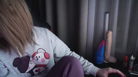 I have new photos come and see with love Molly online show from 02.24.25