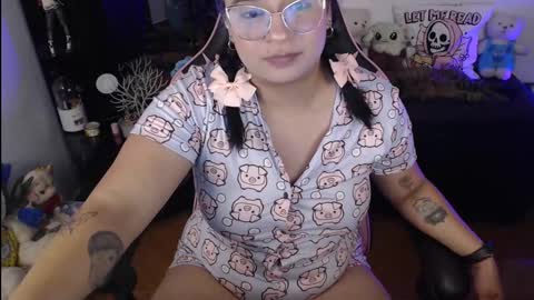 Snapshot of molly_shake chatting on 01.15.25 Molly online show from 01.15.25