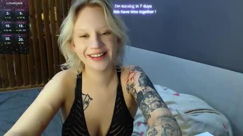 Snapshot of molly_smolly_ chatting on 01.25.25 lo online show from 01.25.25