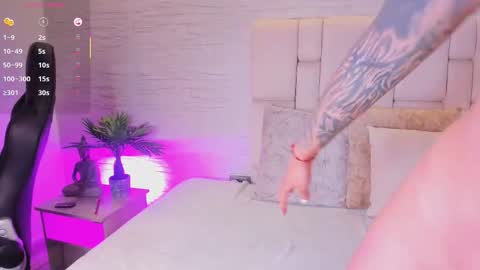 Snapshot of mollycb chatting on 10.03.25 mollycb online show from 10.03.25