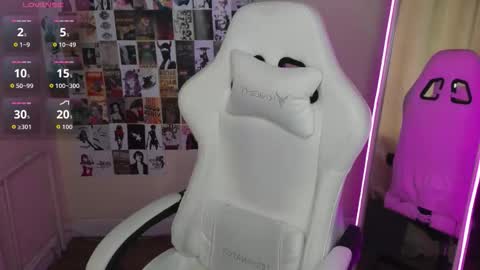 Molly online show from 10.03.25