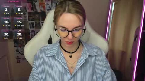 Molly online show from 10.04.25