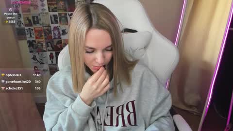 Molly online show from 10.19.25