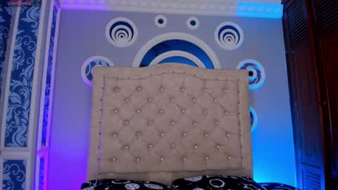 MollyDoll online show from 04.17.26